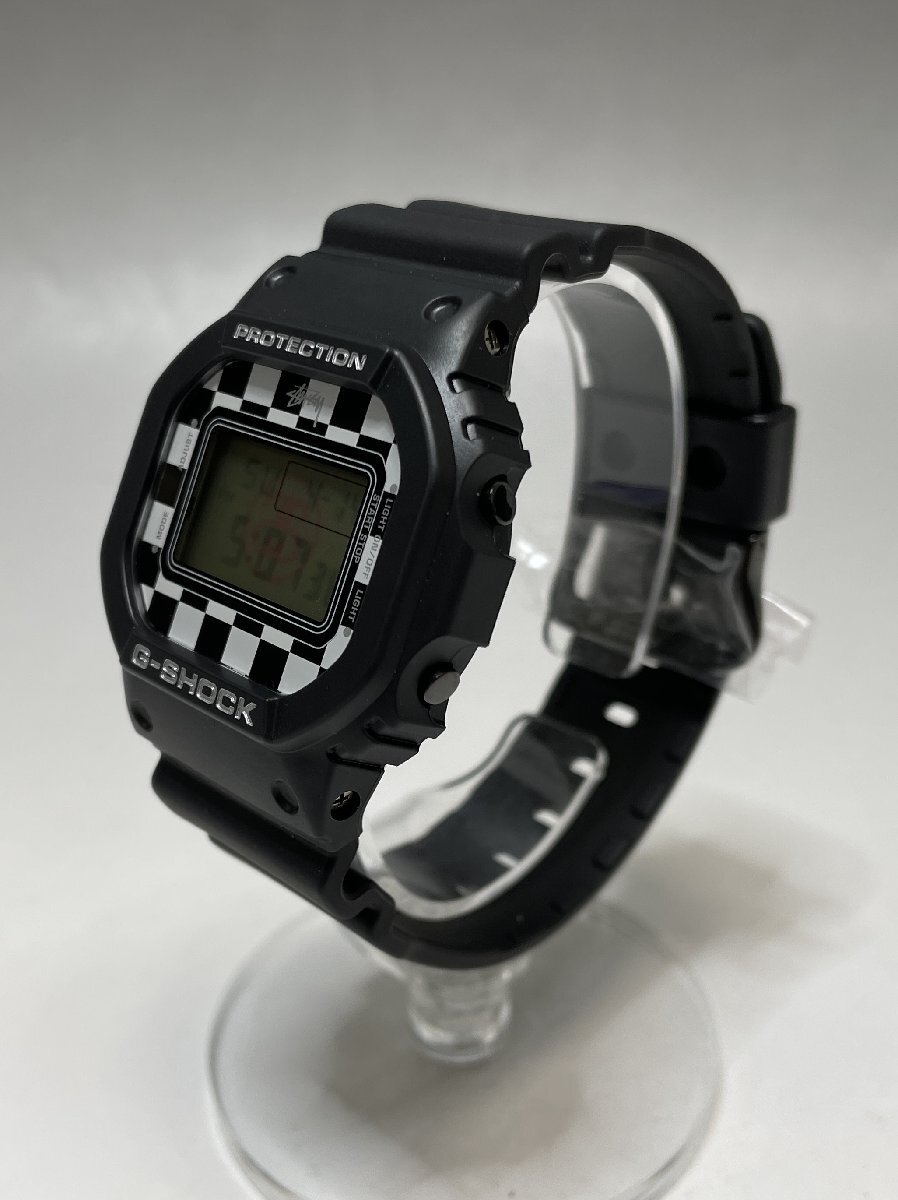 未使用 CASIO G-SHOCK STUSSYコラボモデル クォーツ腕時計 ブラック/ホワイト DW-5600VT ラバーベルト メンズ 福井県質屋の質セブン_画像3