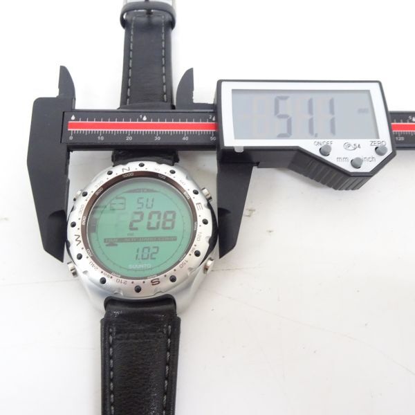 ♪tyom1185-1 102 電池交換済 稼働品 スント SUUNTO X-Lander エックスランダー デジタル腕時計 純正革ベルト シルバーケース アウトドアの画像10