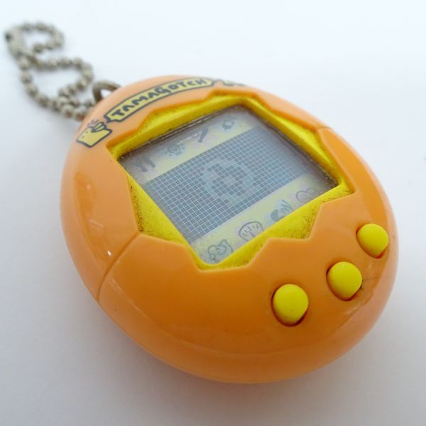 ♪tyhd 1305-3 377 通電OK 電池交換済み たまごっち 初代たまごっち オレンジ レトロ 懐かしい レトロゲーム ドット 携帯ゲームの画像3