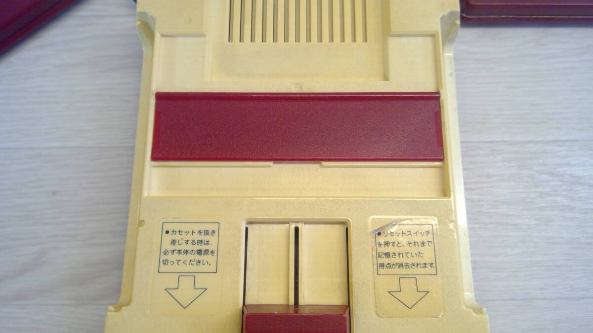 ［C5283-27］ゲームハード 任天堂 Nintendo ファミリーコンピューター FC 初代ファミコン ジャンク3台 まとめ売り 0410の画像7