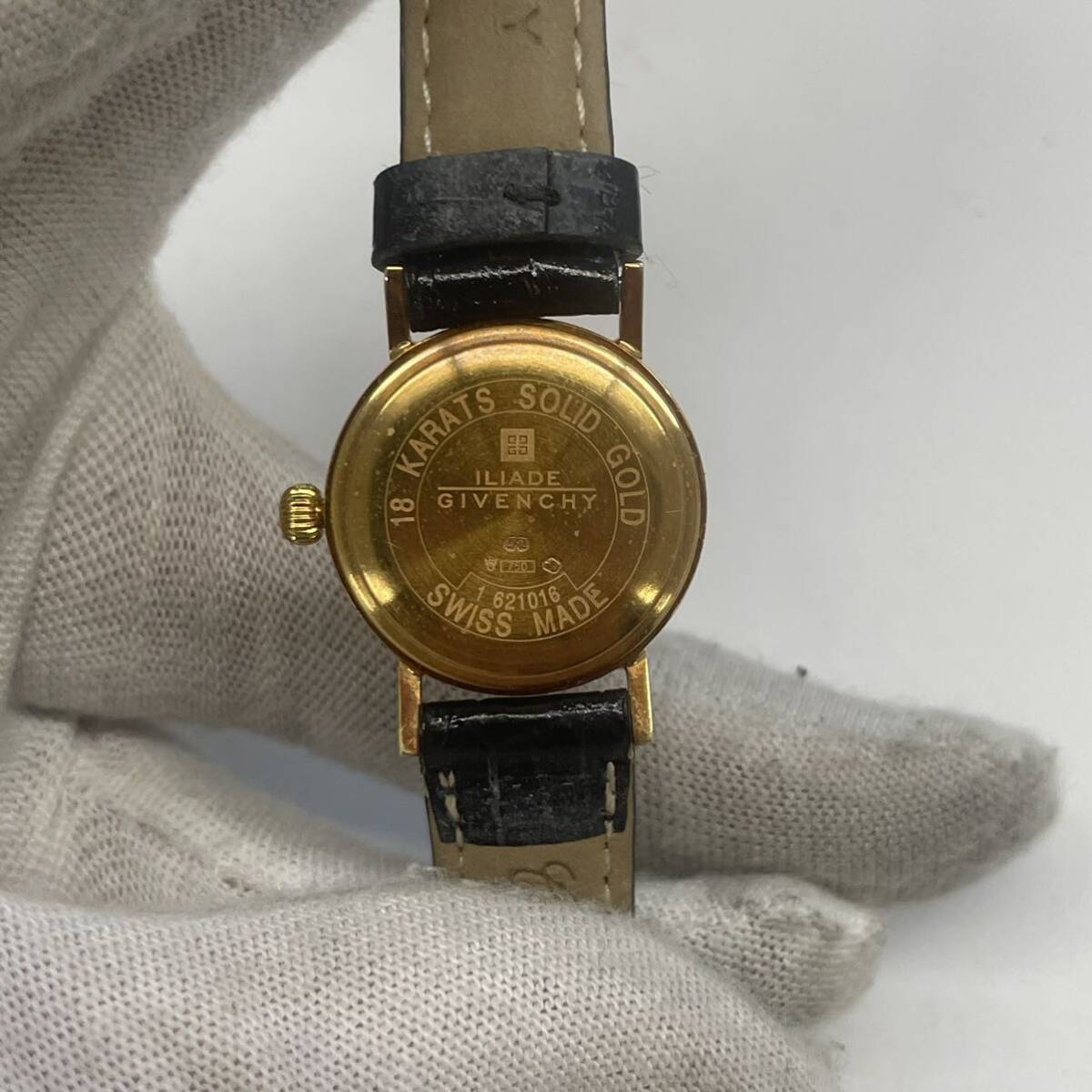 03rc 1円 ジバンシィ 腕時計 ゴールドカラー金具 クォーツ レディース 箱付 GIVENCHYの画像2