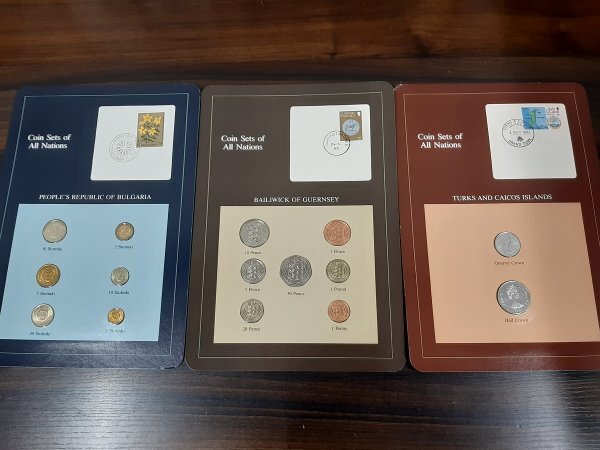0401U105 世界のコイン コインシート 硬貨 おまとめ ユーゴスラビア アイスランド マレーシア パナマ ソロモン諸島 マルタ島 等の画像8