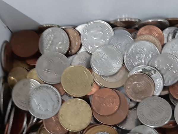 0304U16　世界のコイン　硬貨　おまとめ　韓国　など　状態の悪いものを含む_画像3