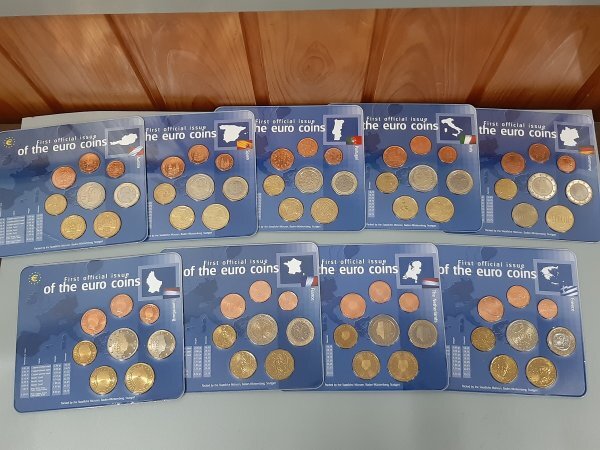 0403U107 世界のコイン 記念コイン 『First official issue of the euro coins』 おまとめ ドイツ ギリシャ フランス など  の画像2