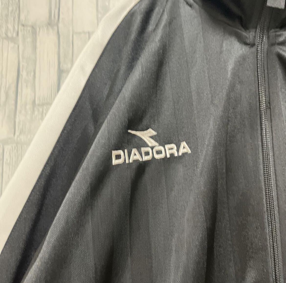 DIADORA ディアドラ ジャージ 上 トラックジャケット S ブラック シンプルロゴ 刺繍ロゴ 長袖 ライン トレーニングウェア タグ付 未使用