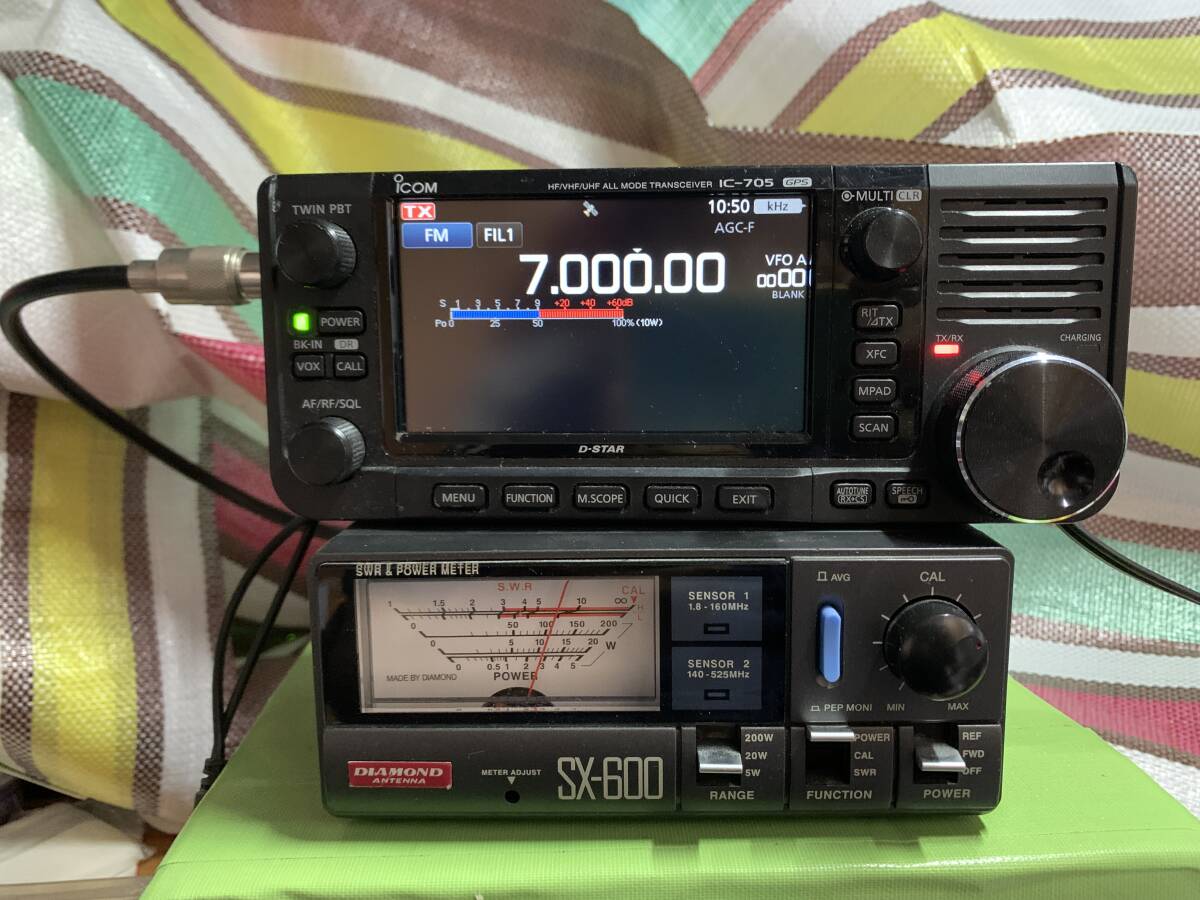 ICOM IC-705本体 HF~430Mhzオールモード 10Wアマチュア無線機 ★動作確認済み★ 説明書・化粧箱なし  の画像2