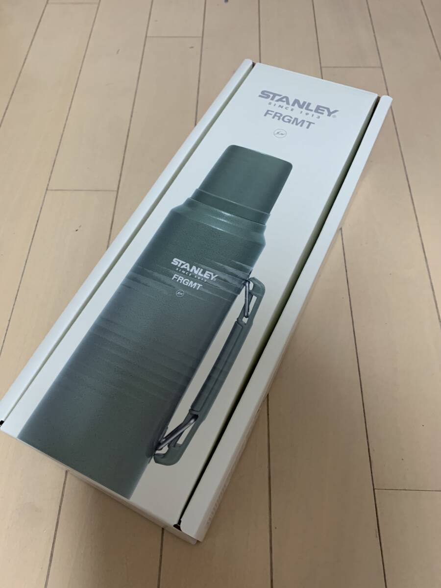 新品 FRAGMENT DESIGN x STANLEY Classic Vacuum Bottle 1.0L フラグメントデザイン スタンレー クラシック バキューム ボトル _画像3