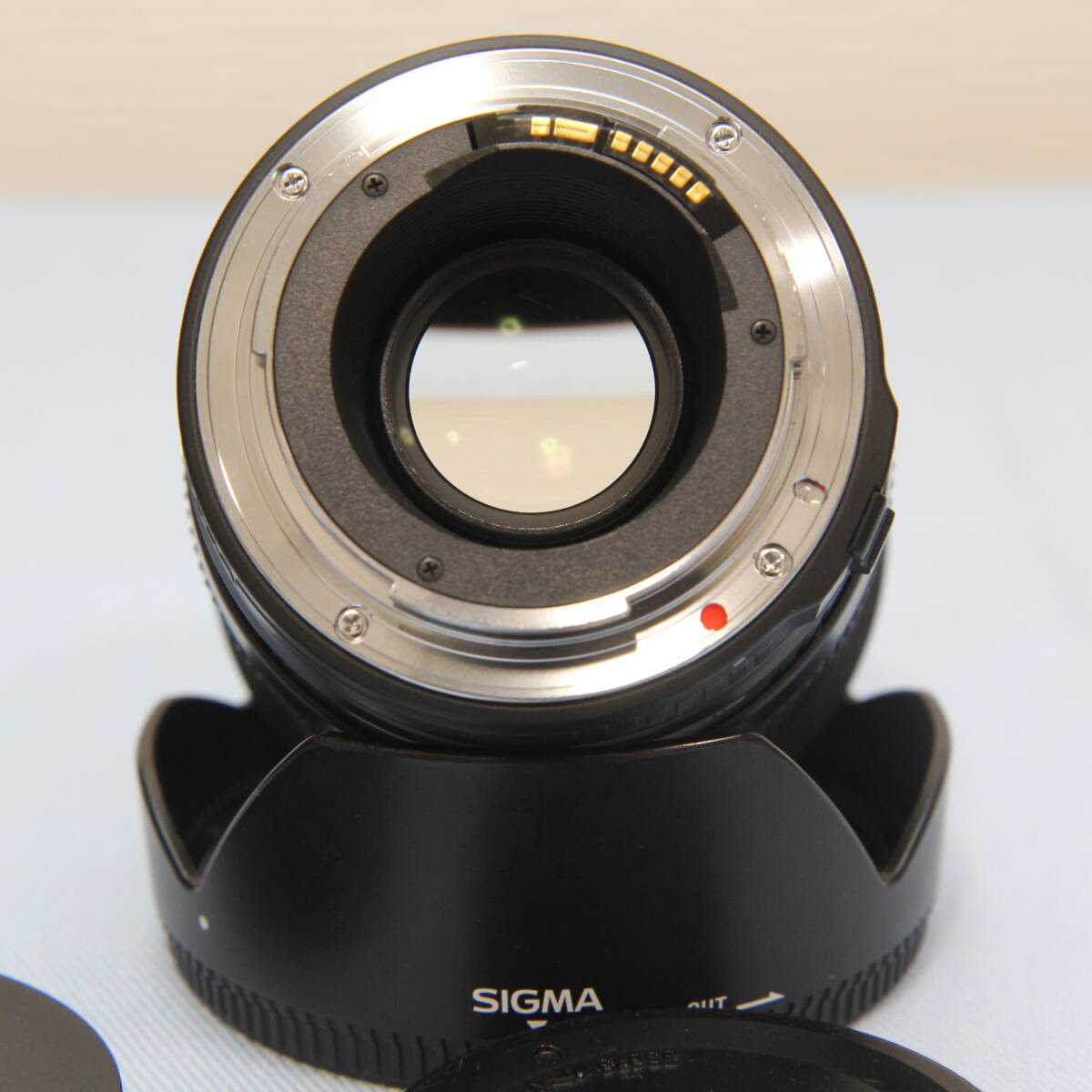 使用頻度少 美品 シグマ SIGMA 28mm F1.8 EX DG ASPHERICAL MACRO キヤノン CANON EFマウント 動作OKフルサイズ 単焦点レンズ 純正フード _画像4