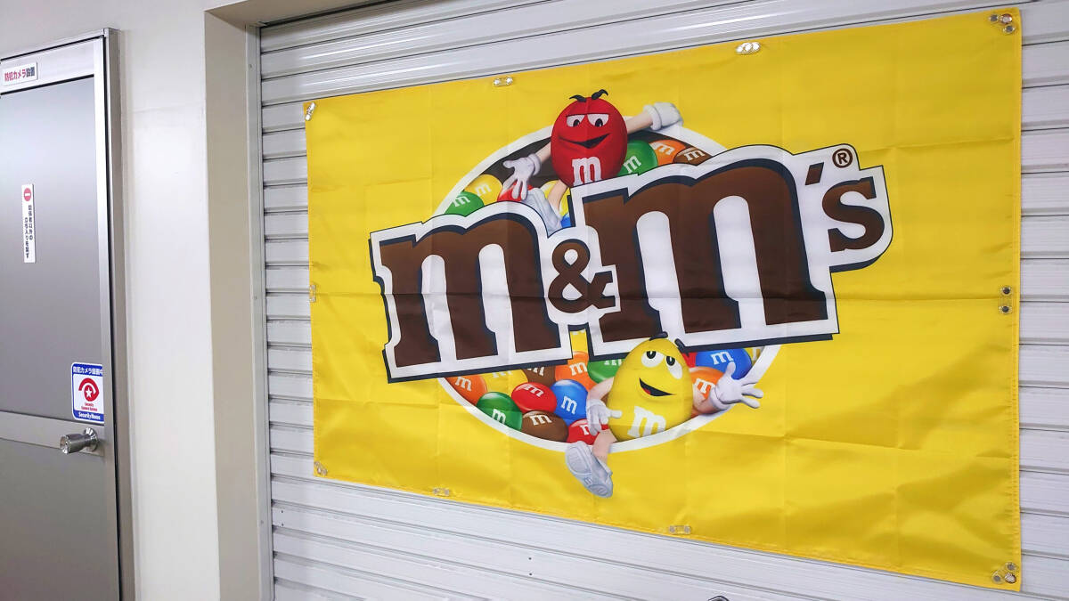 M&M's フラッグ P22 アメリカン雑貨 旗 BIG バナー 海外限定 エムアンドエムズ タペストリー USA インテリア グッズ M&M チョコレート　_画像8