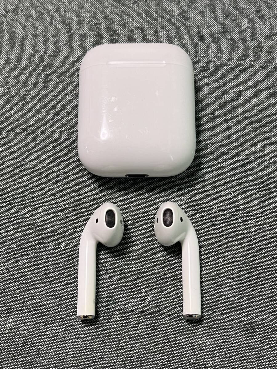 AirPods with Charging Case 第2世代 MV7N2J/A 国内正規品 ケース付き イヤホン エアポッズ ワイヤレス アップルの画像2