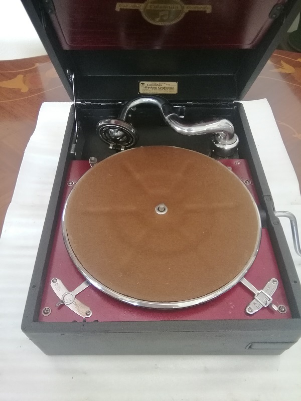 ! musical performance animation attaching! Colombia portable gramophone No206( beautiful goods, service completed etc. )