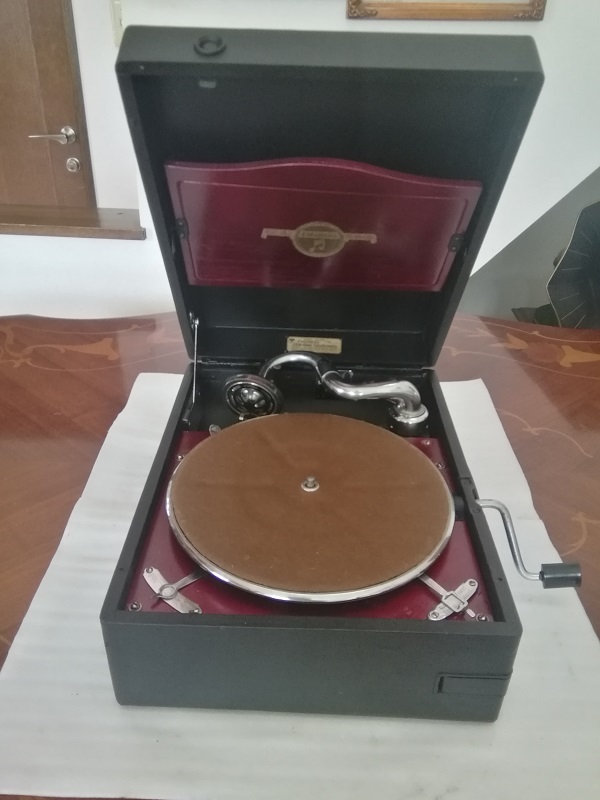 ! musical performance animation attaching! Colombia portable gramophone No206( beautiful goods, service completed etc. )