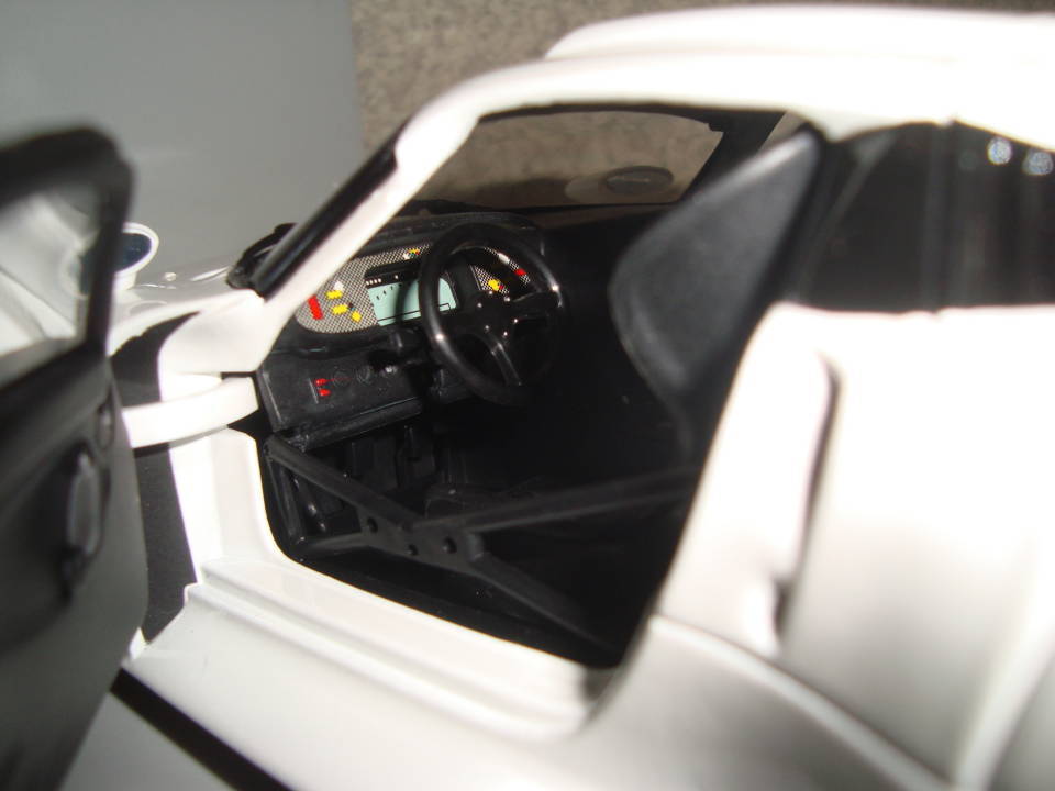 UT-models 1/18 ポルシェ 911 GT1 UTモデル 未展示未使用の画像8