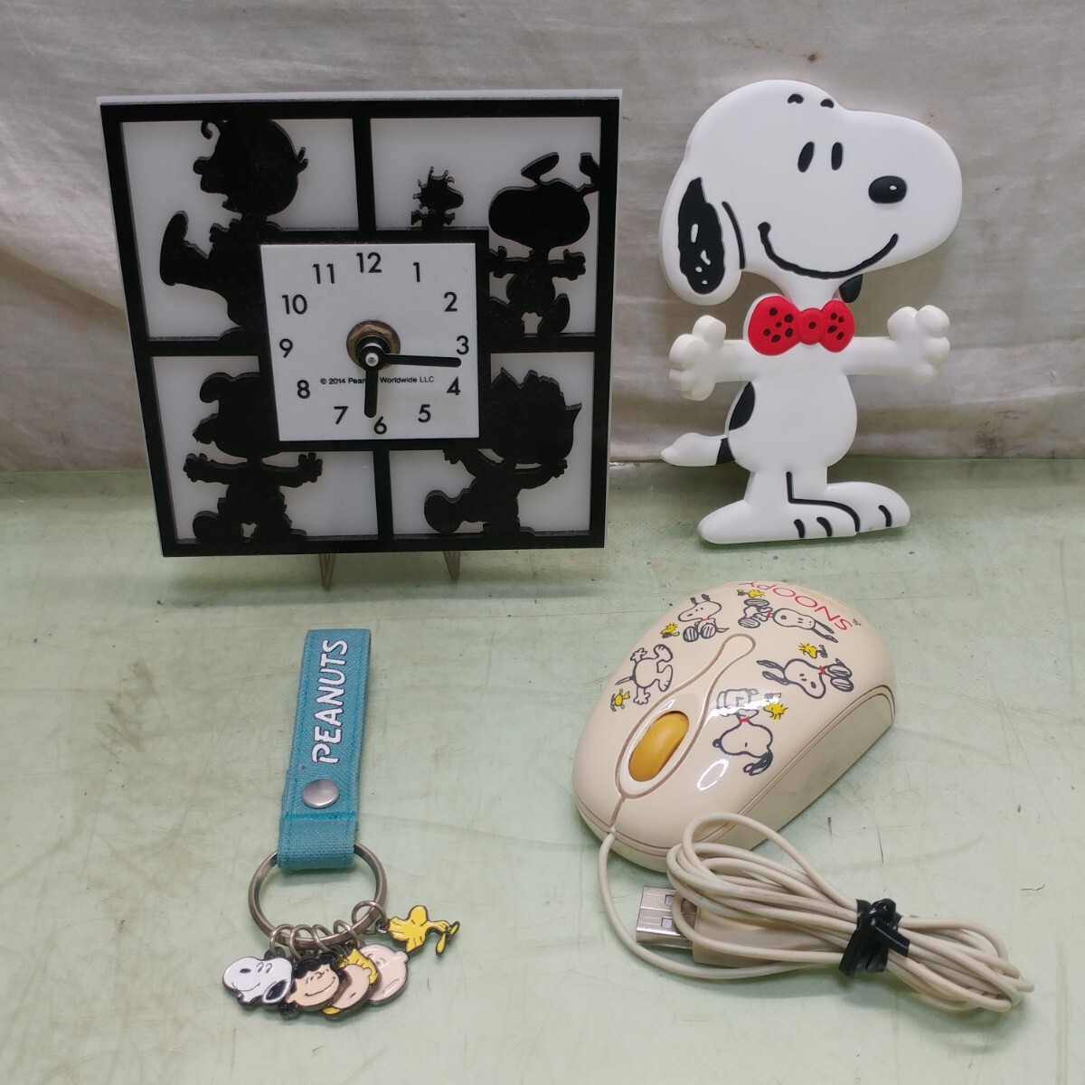 ☆大量セット☆ PEANUTS/ピーナッツ スヌーピー グッズ まとめて セット フィギュア バッグ 時計 テーブル 箸置き 雑貨 他_画像8