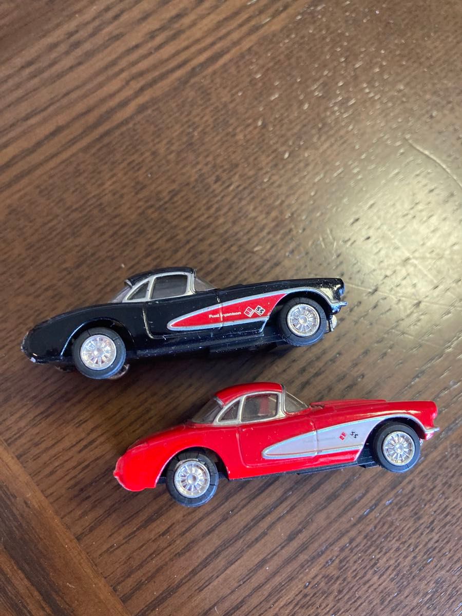 980円→500円　ミニカー　赤と黒の車　車　レトロ　おもちゃ　インテリア小物
