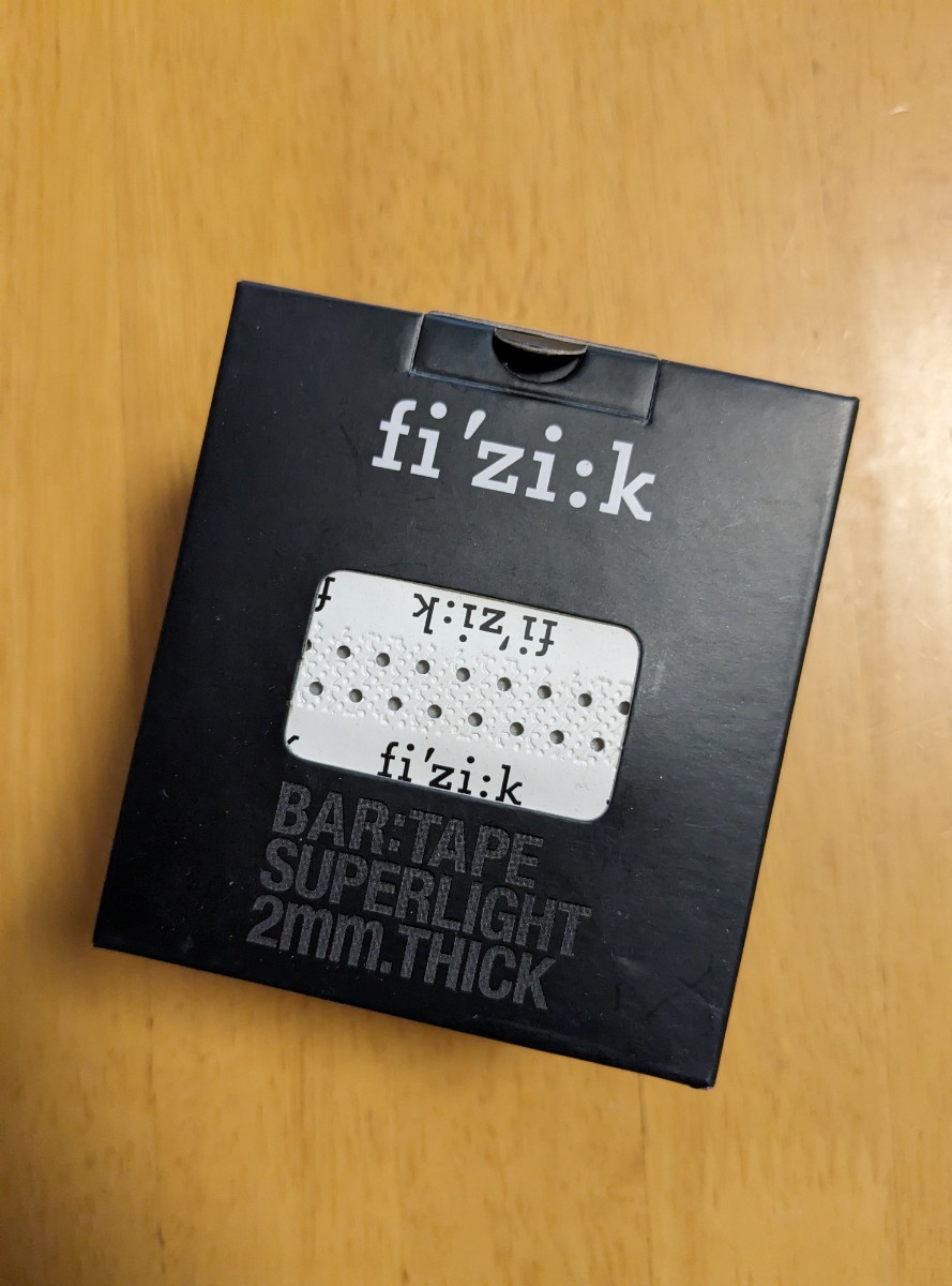 FIZIK バーテープ スーパーライト タッキー タッチ ホワイト　Superlight Tacky Touch　白
