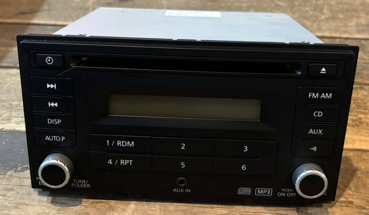 【動作正常】日産純正カーオーディオ （CD/FM/AM/AUX)/HS-C5482A/B8185-89951//激渋デザイン/E12ノート/TB17シルフィー/B21ADAYZルークス等_画像3