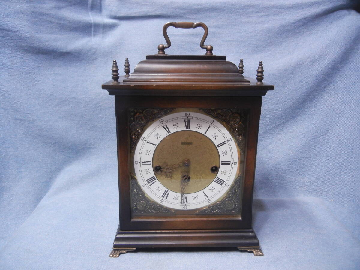 ドイツ製　古い　キンツレーKIENZLE　ネジ巻き置き時計　ゼンマイ式　チャイム時計_画像3