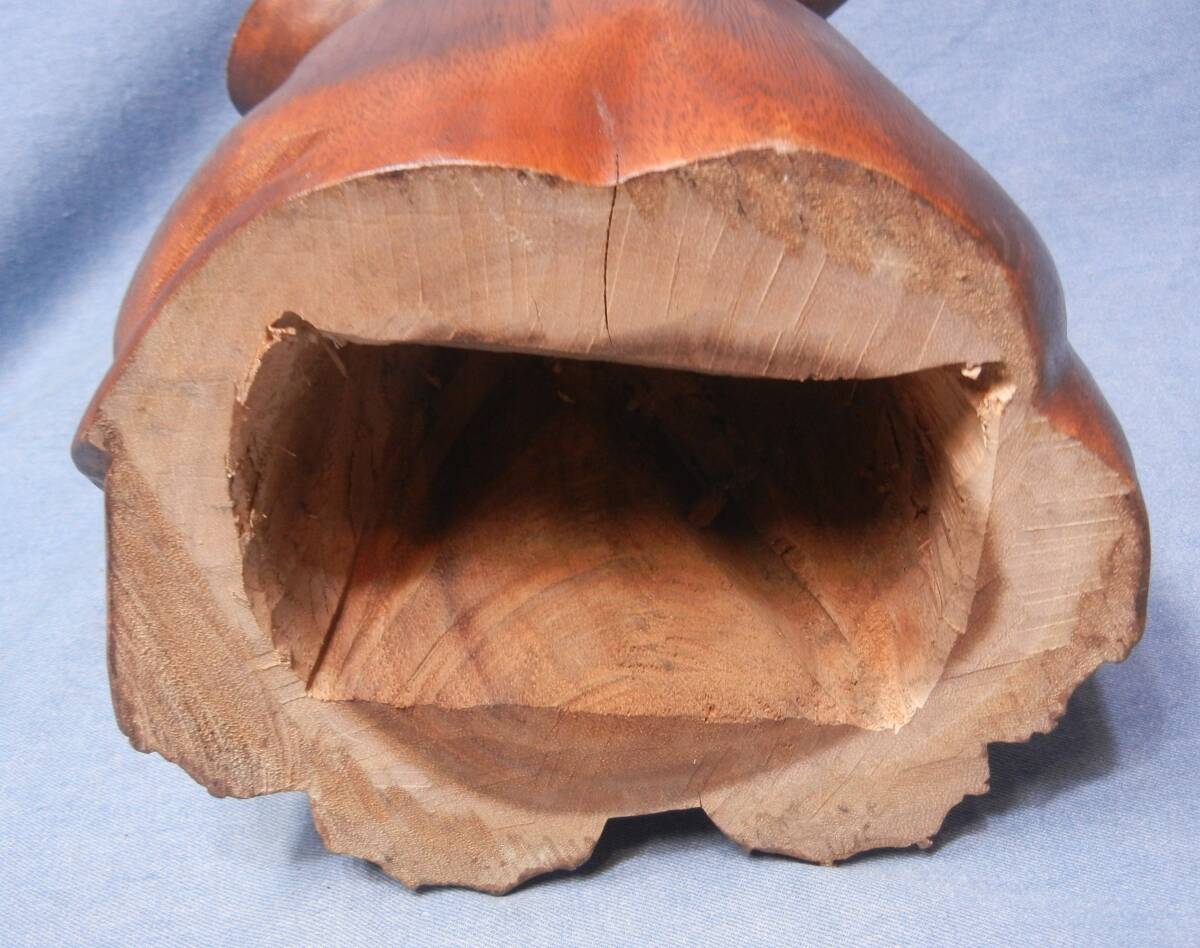 木製　椋木（ムクギ・一本の木）の木彫の犬の置き物　スヌーピイー・ミッキーのプルートの様な耳の長い犬　マスコットにいかが_画像7