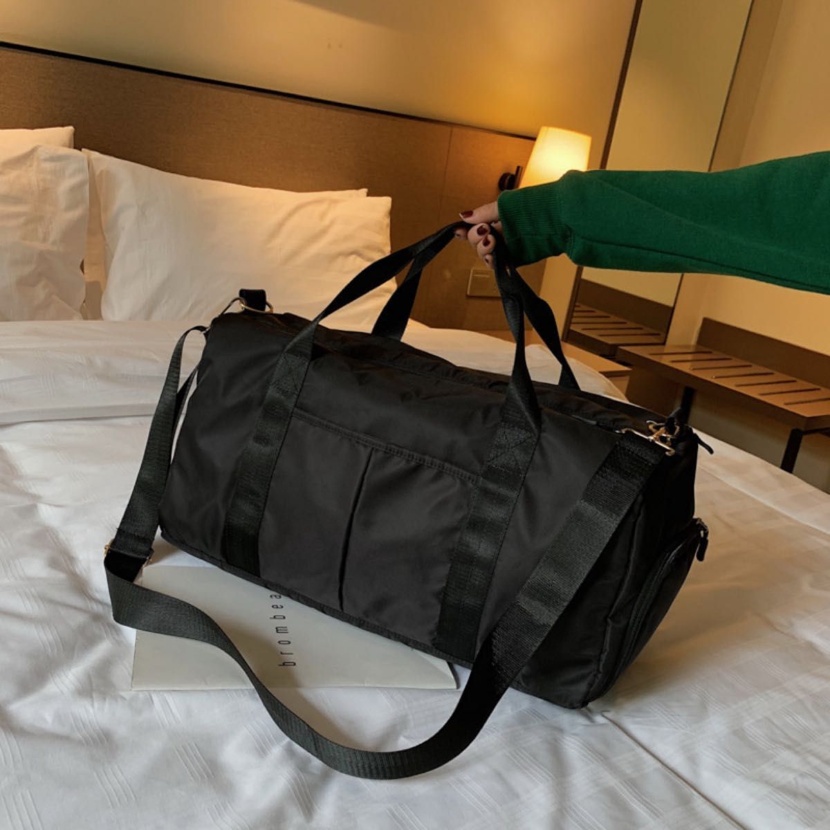 ボストンバッグ 大容量 黒  旅行 スポーツバッグ カバン ジム 鞄 キャリーオン レジャー 靴　ブラック