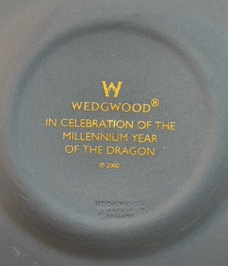 ウェッジウッド ジャスパー ミレニアム 2000年 龍 ドラゴン 皿 プレート 箱有り ブックレット（？）付きの画像3