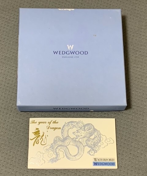ウェッジウッド ジャスパー ミレニアム 2000年 龍 ドラゴン 皿 プレート 箱有り ブックレット（？）付きの画像4