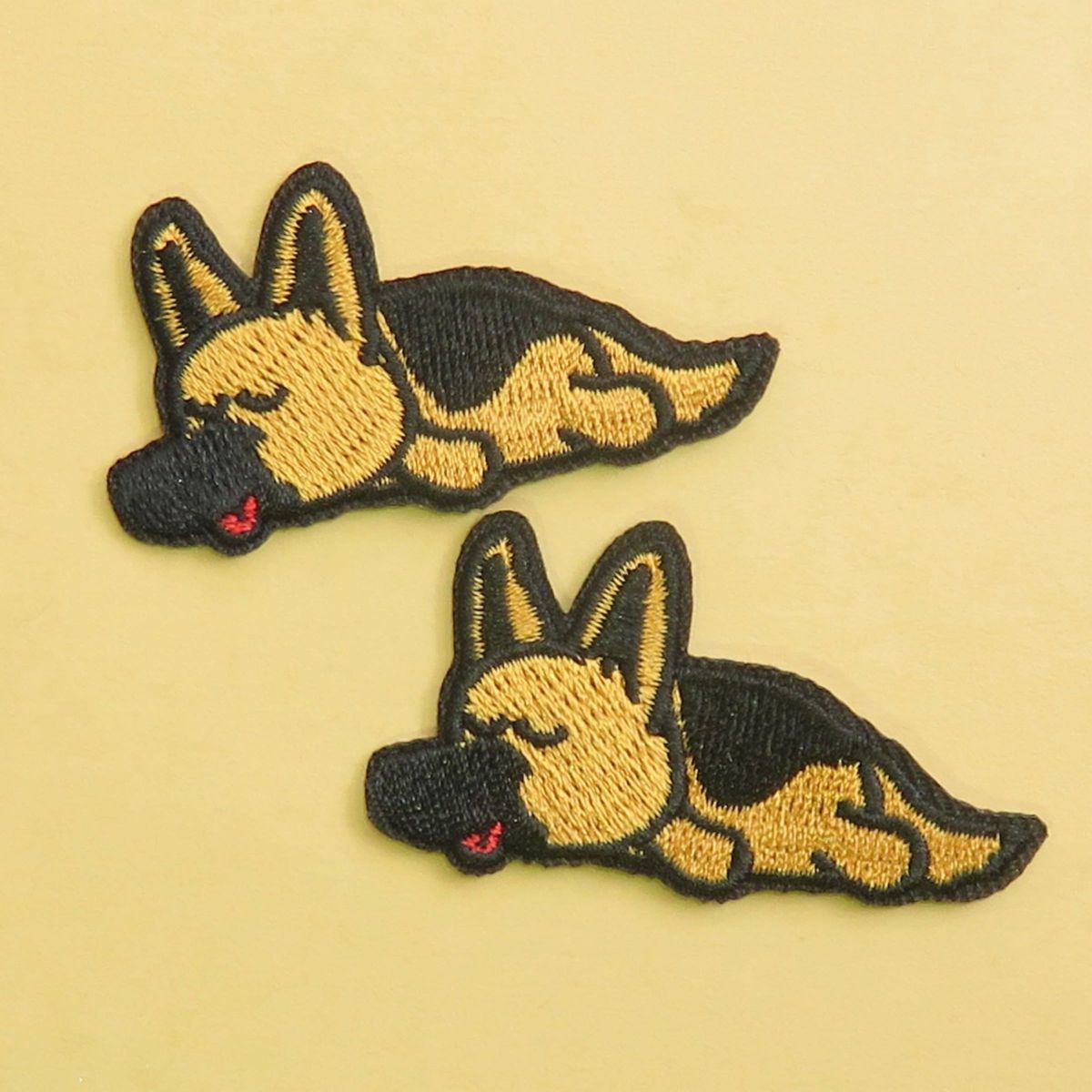 【2枚セット】ジャーマンシェパード 犬 刺繍 アイロン ワッペン アップリケ an-s49 手芸用品 アレンジ patch パッチ