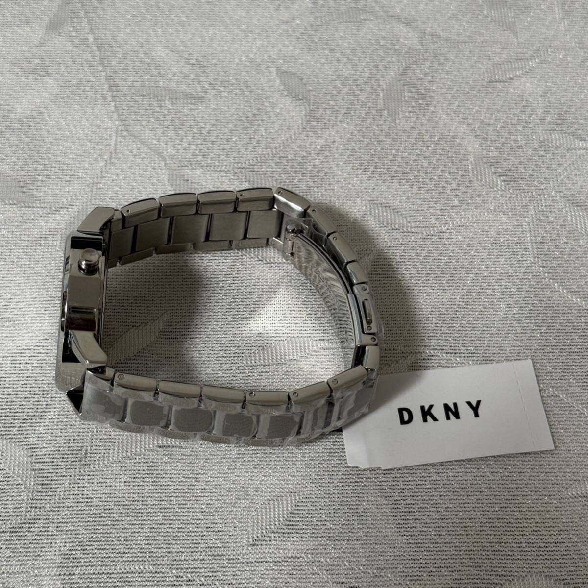 DKNY ダナキャランニューヨーク 腕時計 34mm NY2342 未使用 シルバー_画像3