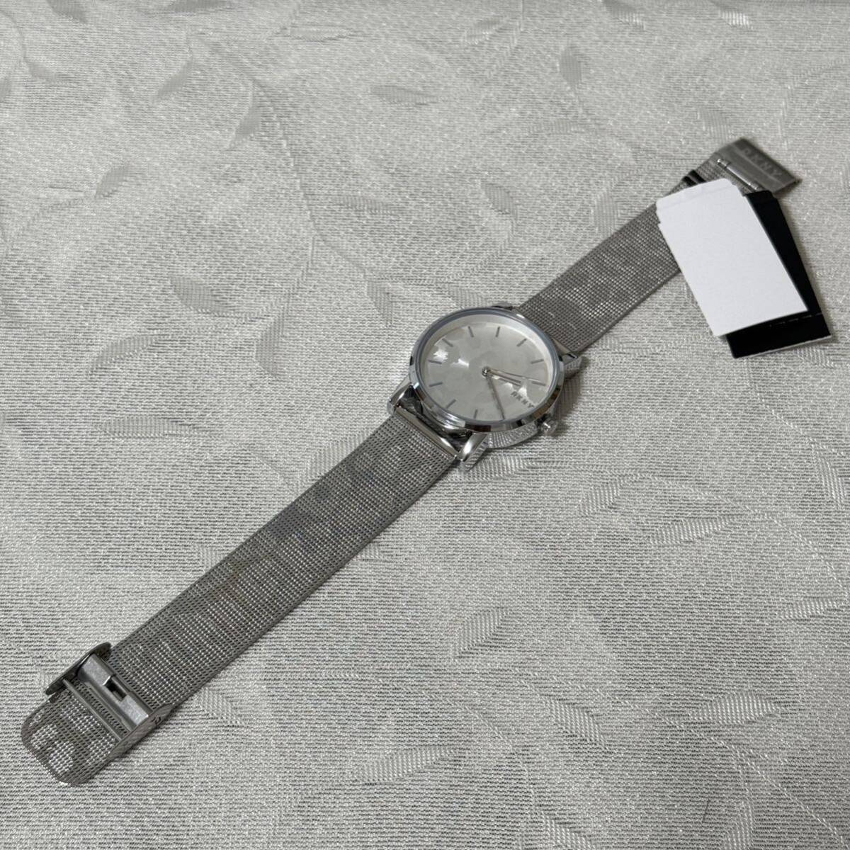 DKNY ダナキャランニューヨーク 腕時計 34mm NY6604 未使用 シルバー_画像2