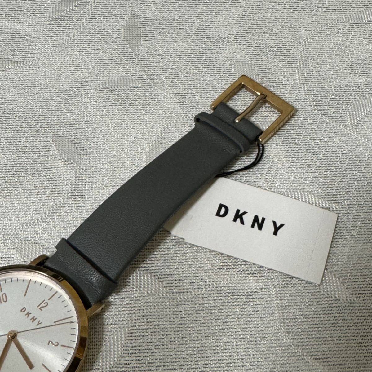 DKNY ダナキャランニューヨーク 腕時計 36mm NY2652 未使用 ゴールド_画像3