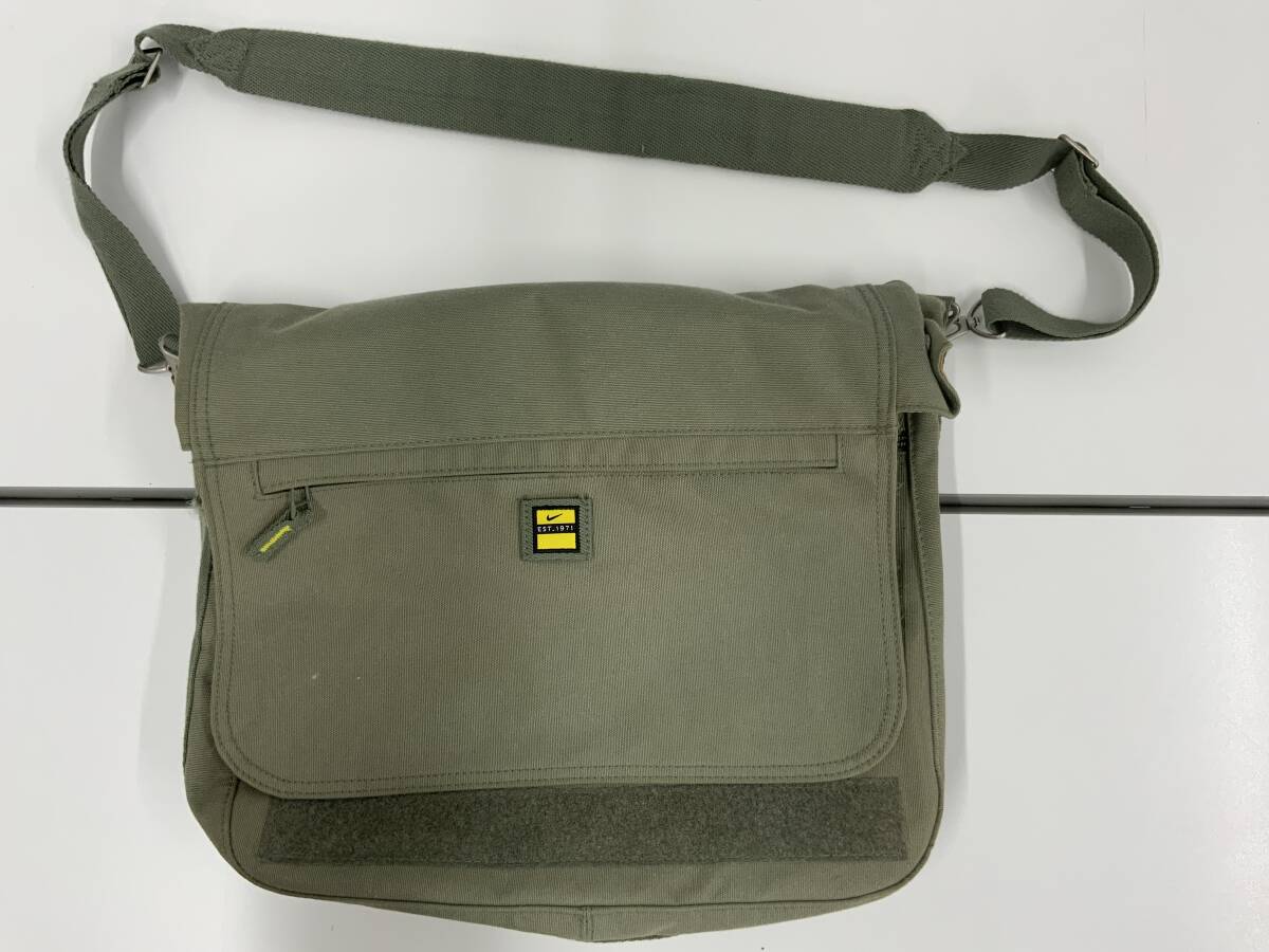 C17117◆NIKEナイキ 帆布ショルダーバッグ 中古 ◆の画像1