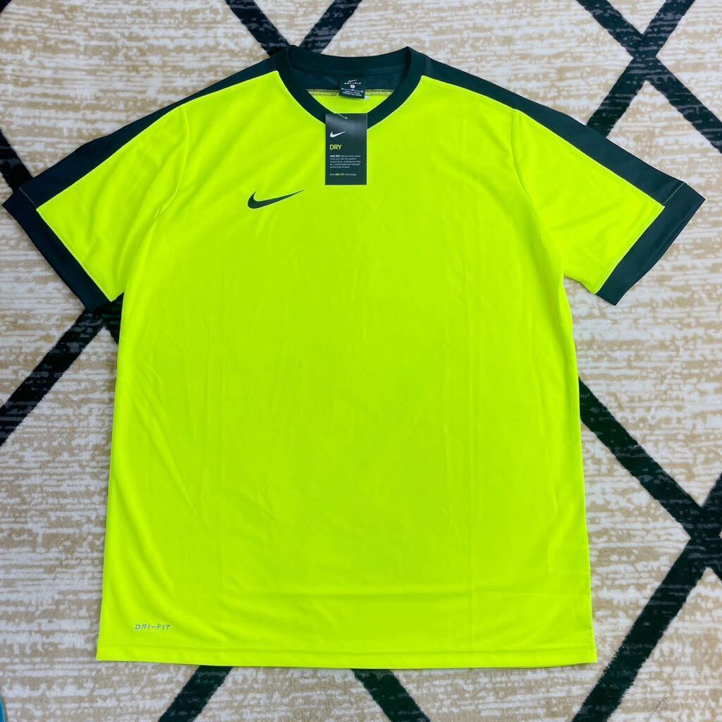 【新古品/未使用品♪】NIKE ナイキ◇ストライカーカスタム Vネック Tシャツ/トップス メンズ サイズXL スポーツウェアに♪ 蛍光イエロー