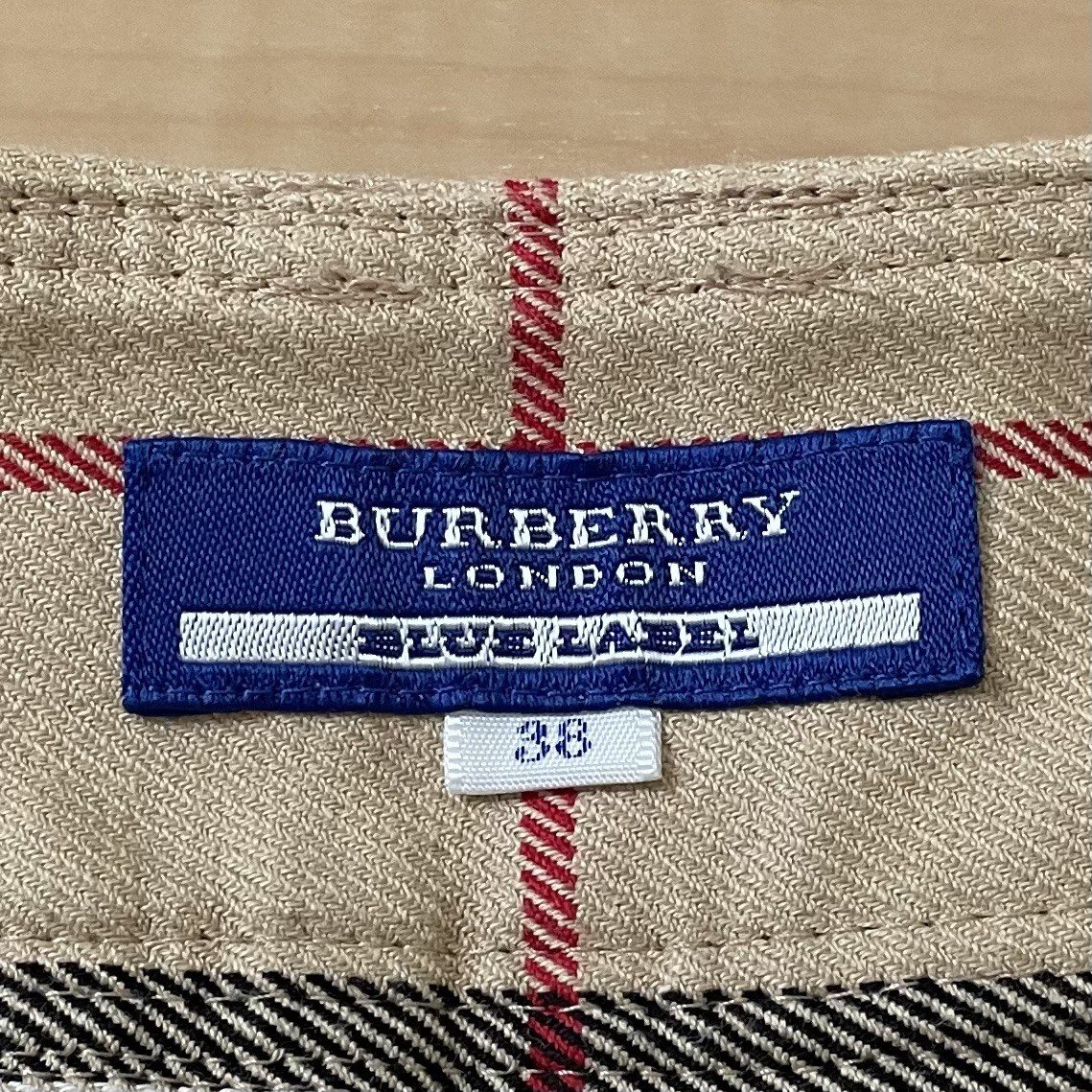 美品 BURBERRY BLUE LABEL バーバリーブルーレーベル ノバチェック柄 ストレッチ ショートパンツ ショーツ 38 ベージュ ◆_画像4