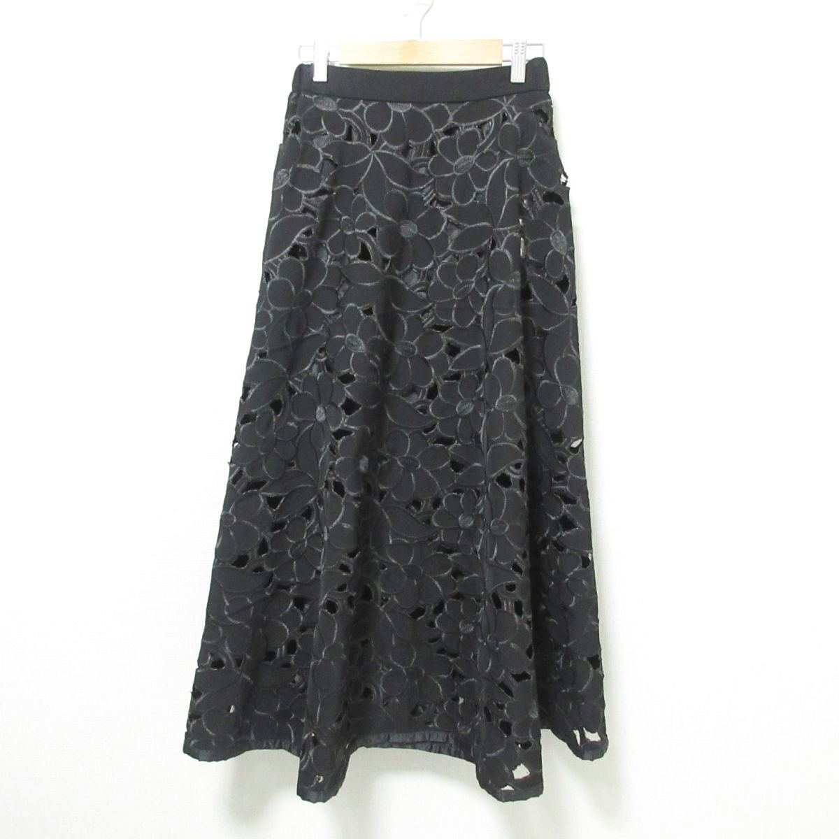 新品 未使用 AMERI アメリ VIOLA CUTWORK FLARE SKIRT 花柄 カットワーク ロング丈 イージー フレアスカート F ブラック ◆の画像1