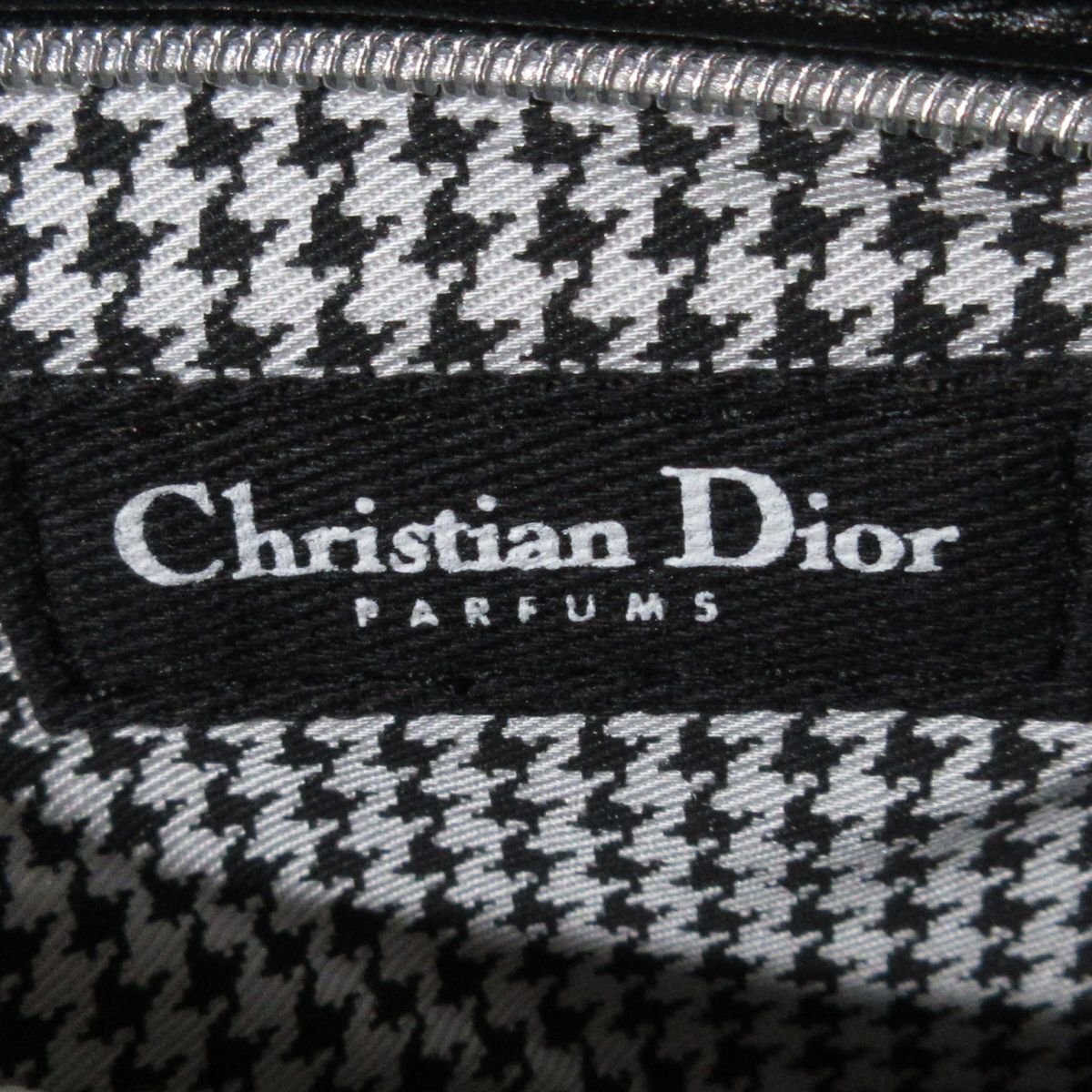 新品同様 Dior クリスチャンディオール PARFUMS エコレザー ロゴ金具 裏地ハウンドトゥース セカンドバッグ ポーチ ブラック ◆_画像7