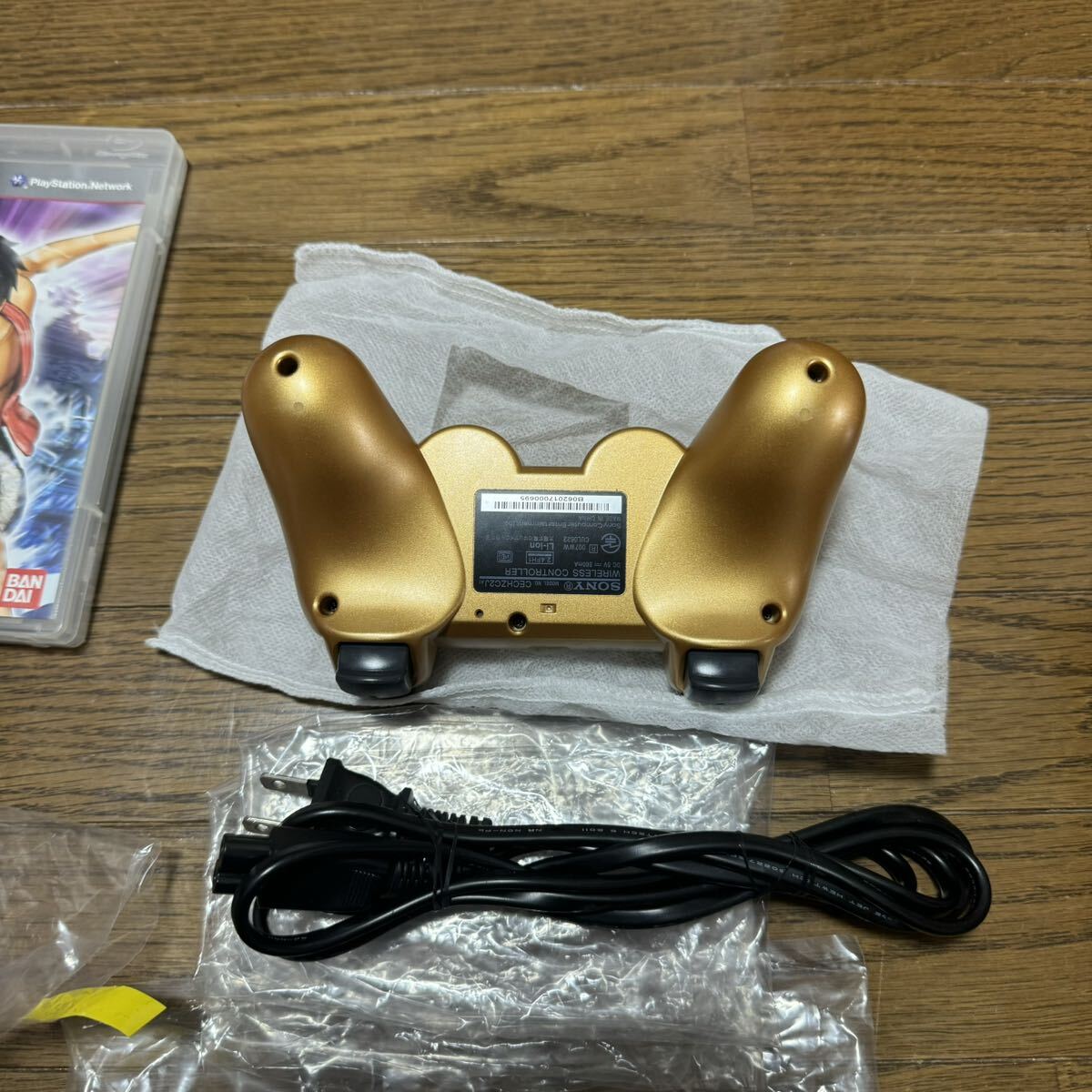 PlayStation 3 (320GB) ワンピース 海賊無双 GOLD EDITION 