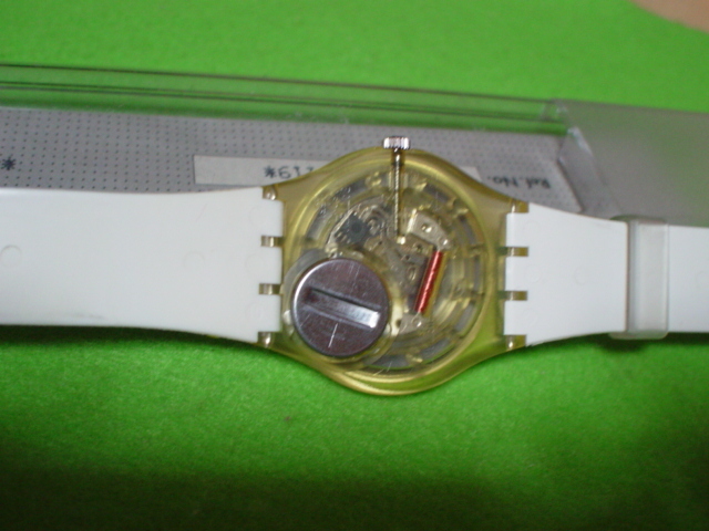珍品 デザイン SWATCH SWISS AG１９９３ 動物デザイン 腕時計 イエロー ケース付 未使用品の画像3