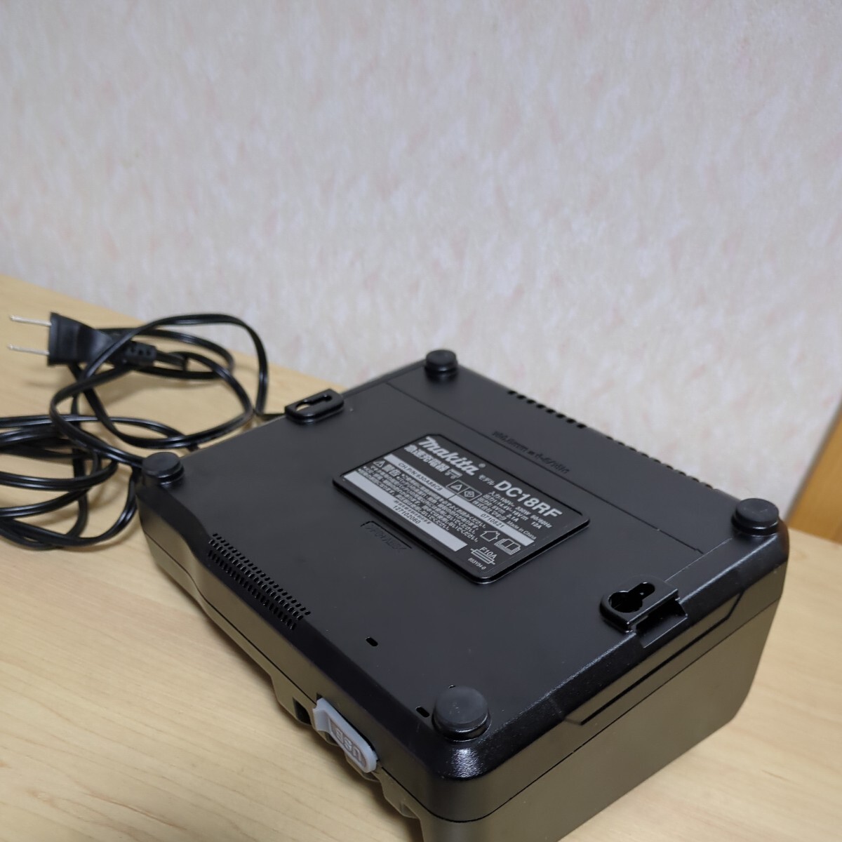  Makita быстрое зарядное устройство DC18RF рабочее состояние подтверждено makita