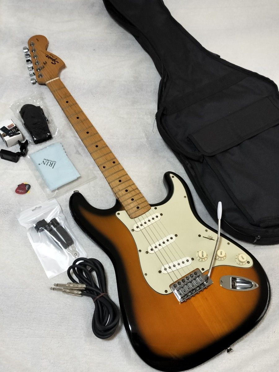 Squier ストラトキャスター Affinity オマケケース付き 初心者最適 Fender エレキギター  フェンダー