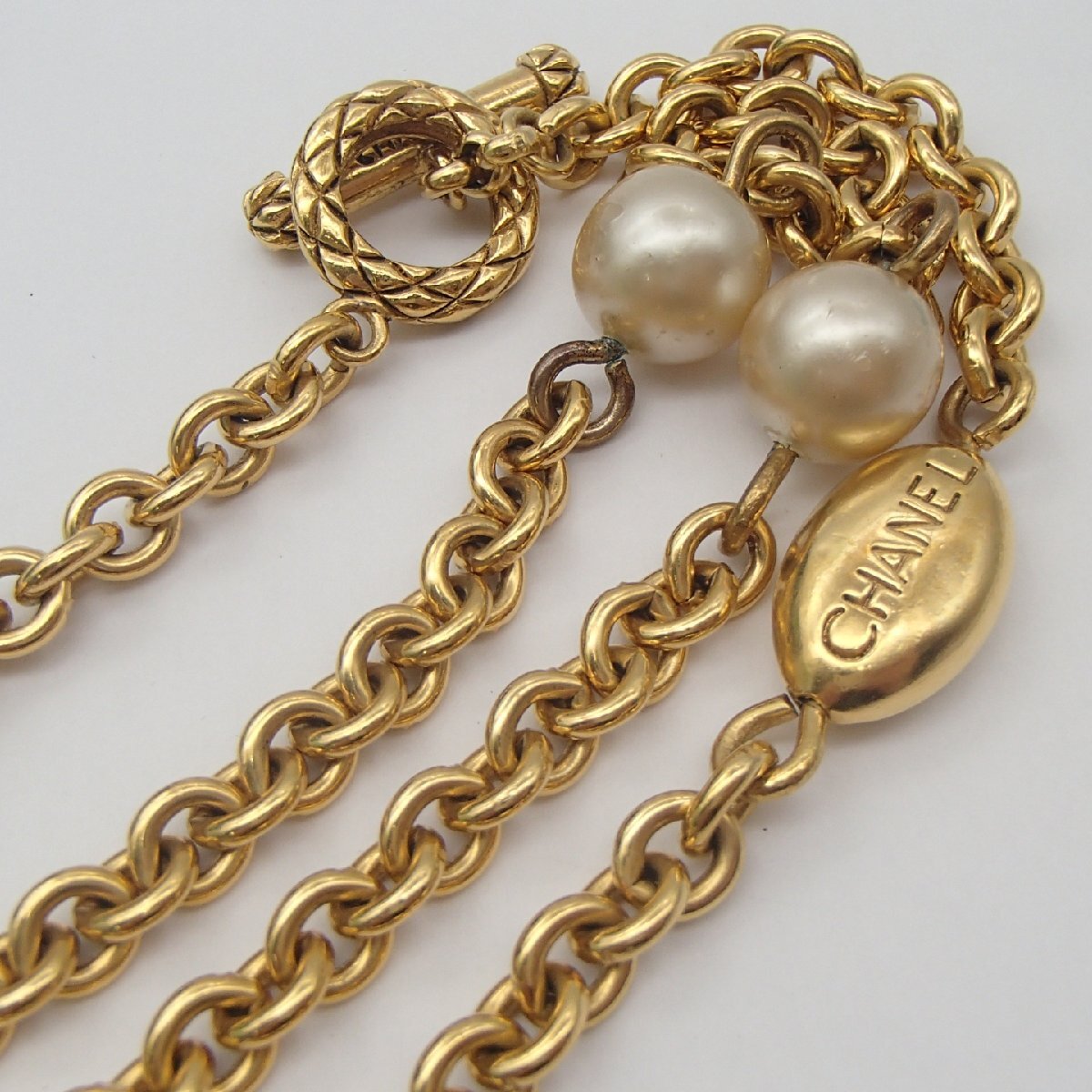 *CHANEL Chanel necklace / Vintage fake pearl here here Mark accessory box *KI