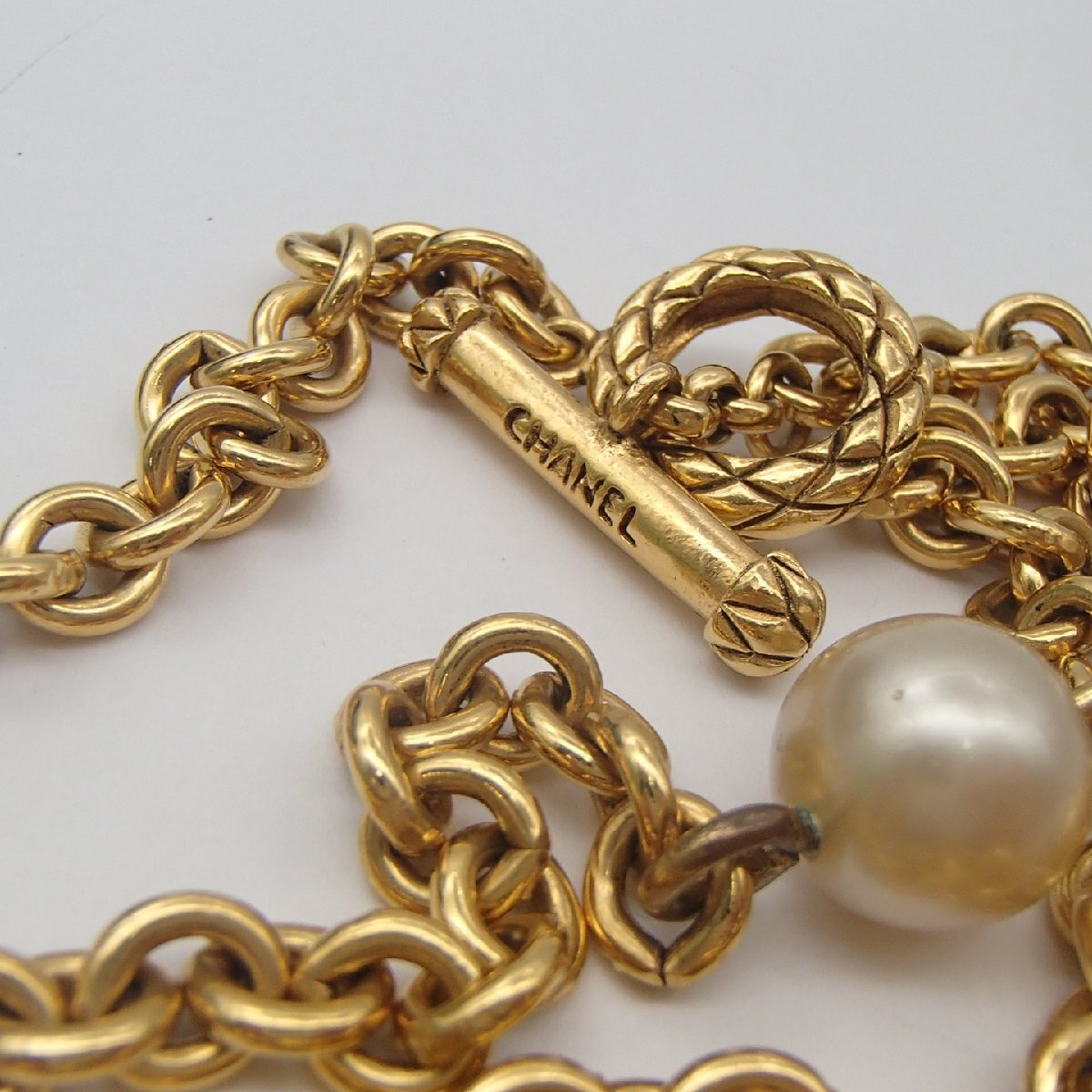 *CHANEL Chanel necklace / Vintage fake pearl here here Mark accessory box *KI