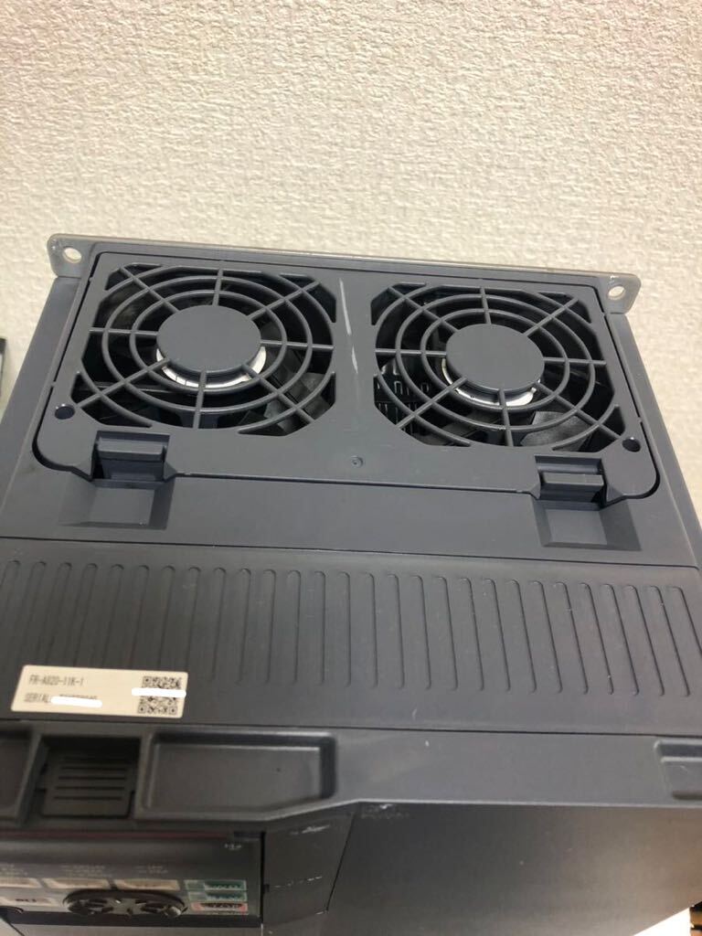 中古美品(動作確認済み)三菱電機 MITSUBISHI インバーター FR-A820-11K-1 動作保証[インボイス発行事業者] 1/2 B-1