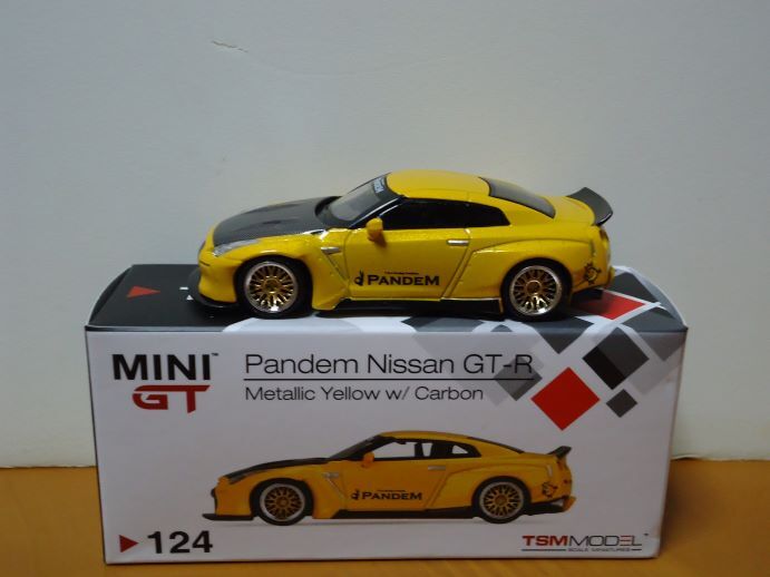 ★MINI GT 1/64 Pandem NISSAN GT-R  バンテム 日産 GT-R  カーボン入りメタリック イエロー  124★の画像3