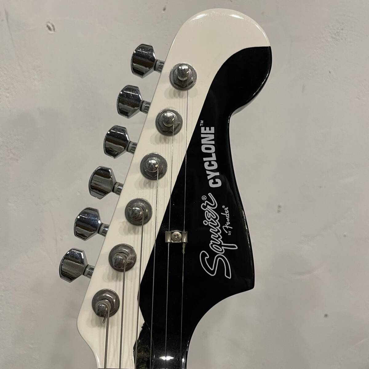 【美品・希少】Squier By Fender/スクワイア エレキギター SAWAO CYCLONE B/ the pillows 山中さわお シグネチャーモデル ★300本限定_画像4