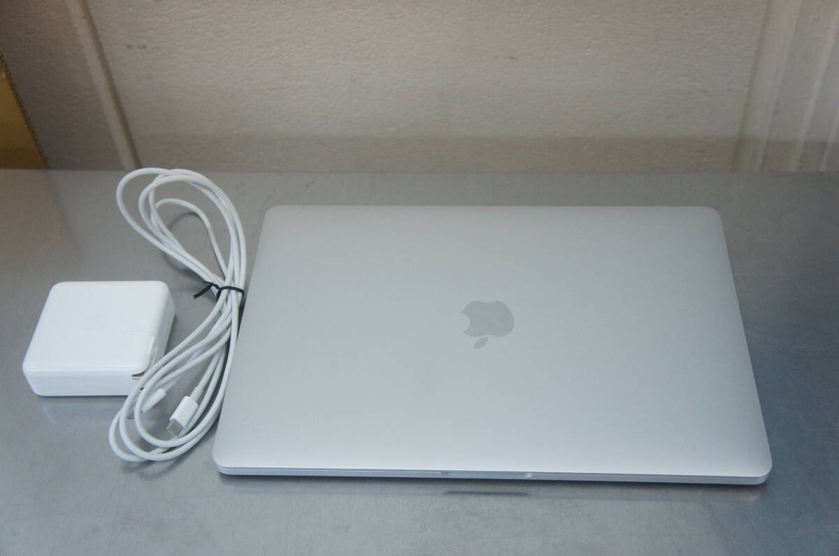 中古 英字キーボード Apple MacBook Pro13インチ, 2020, Thunderbolt 3ポート x 4 i7/32GB/1TB/13 2560×1600 (4)の画像1