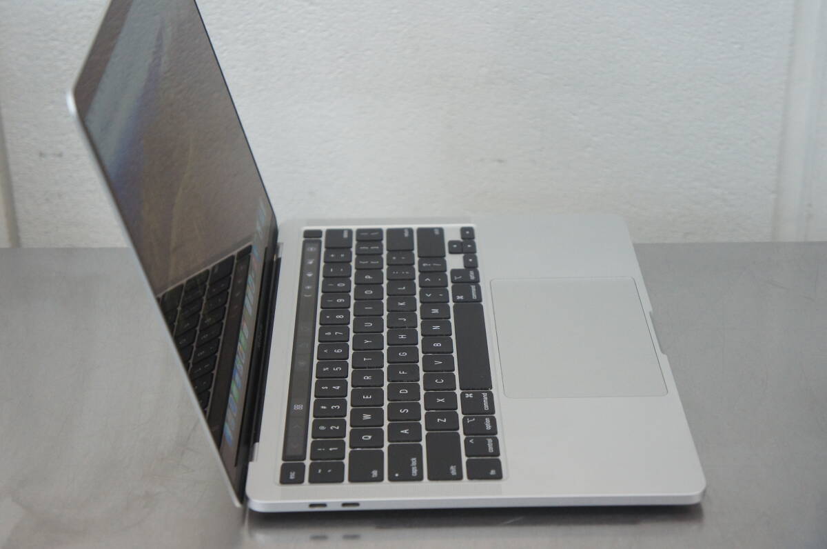 中古 英字キーボード Apple MacBook Pro13インチ, 2020, Thunderbolt 3ポート x 4 i7/32GB/1TB/13 2560×1600 (6)の画像9