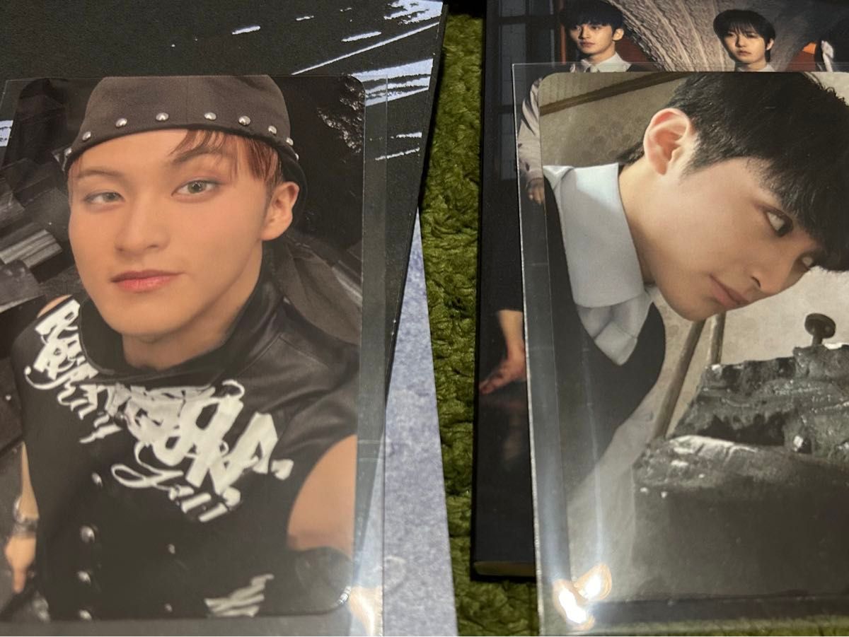 NCT DREAM escape photobook ver.2冊と、日本Ｖｅｒ．トレカ マーク2枚。他、封入特典全て付き