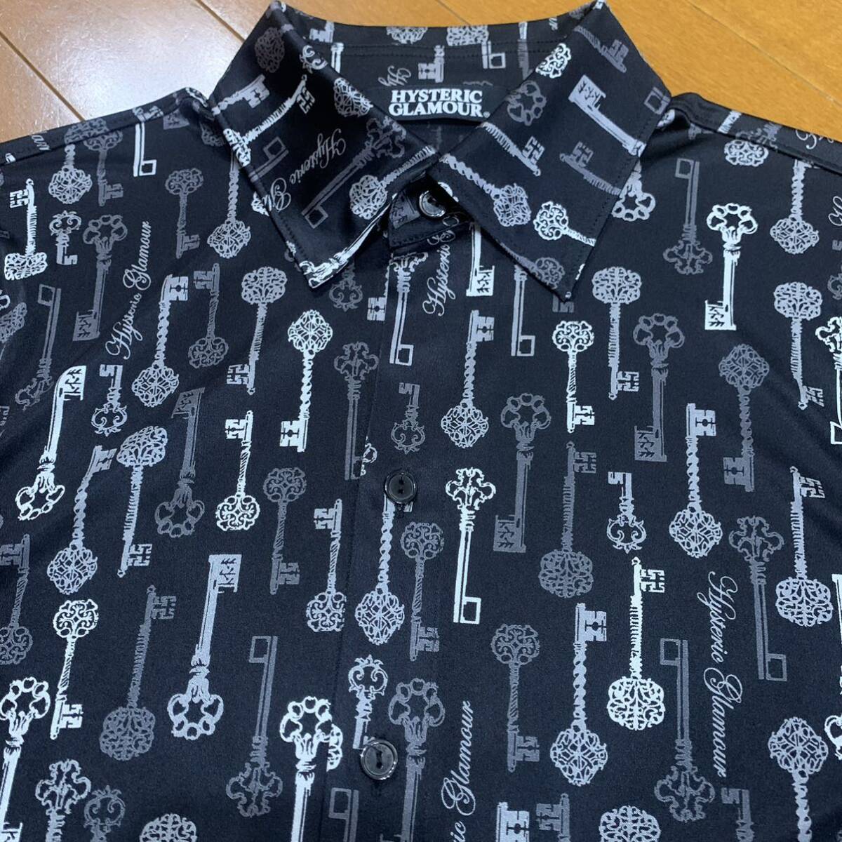 美品 HYSTERIC GLAMOUR ヒステリックグラマー 鍵柄 長袖シャツ 美品 HYSTERIC GLAMOUR ヒステリックグラマー 鍵柄 長袖シャツ