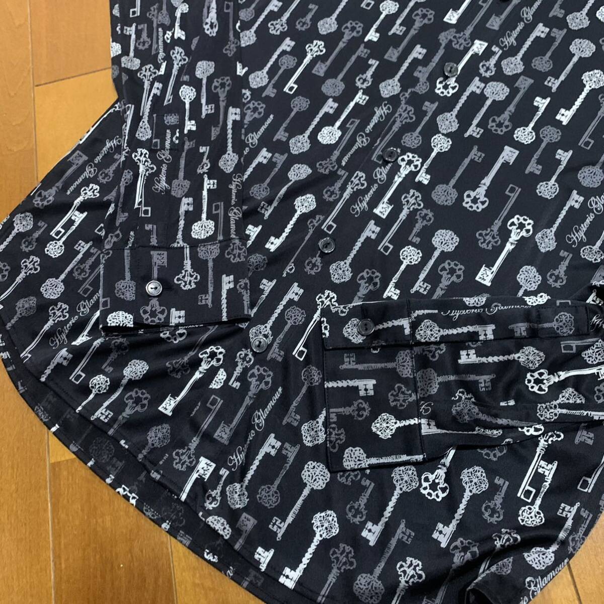 美品 HYSTERIC GLAMOUR ヒステリックグラマー 鍵柄 長袖シャツ 美品 HYSTERIC GLAMOUR ヒステリックグラマー 鍵柄 長袖シャツ
