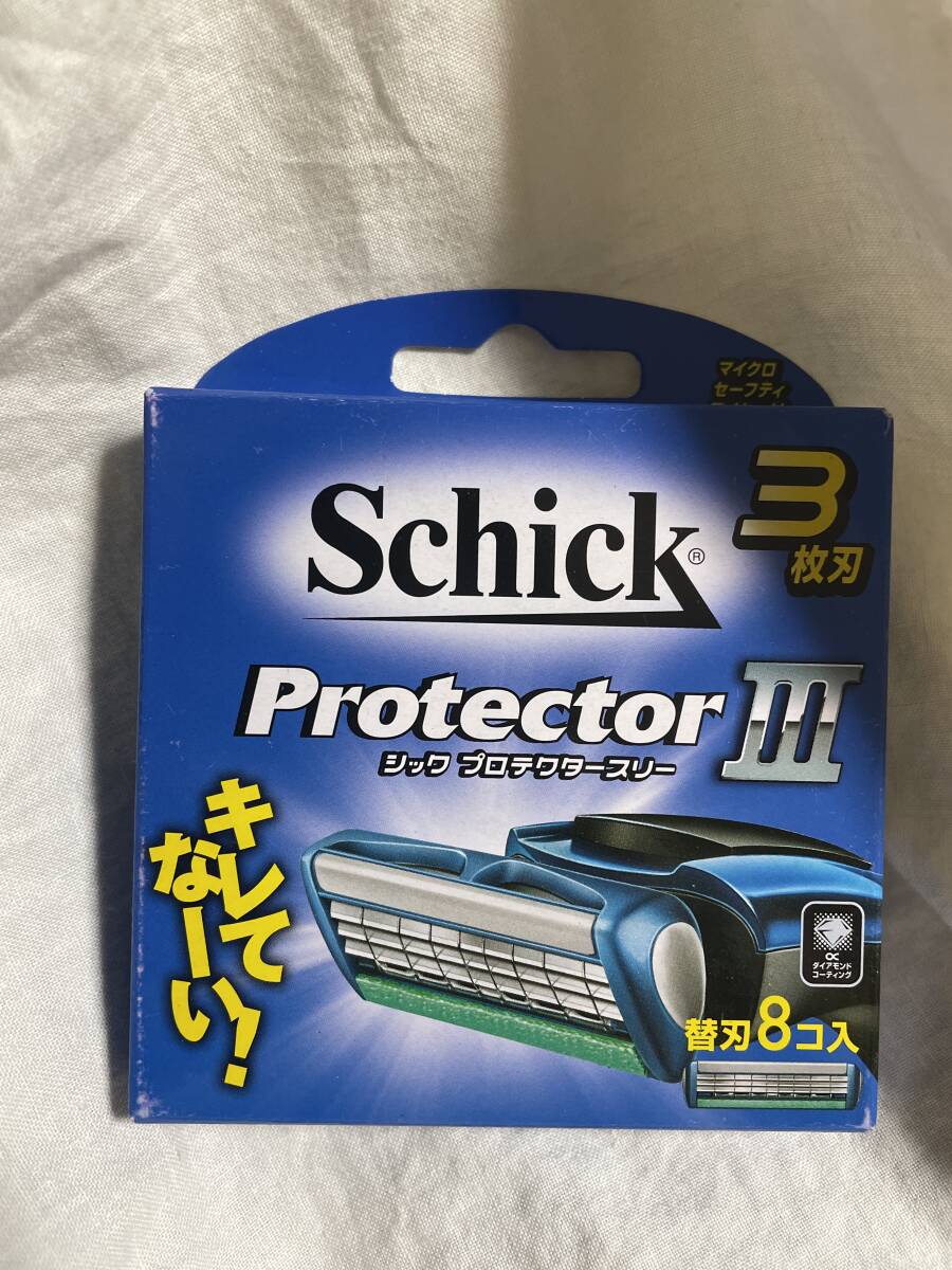 大人気 Schick protector シック プロテクター スリー 替刃 8個 三枚刃 男子 脱毛 髭剃り メンズ 男性 ボーイズ 剃刀 お得 激安 処分d_画像1